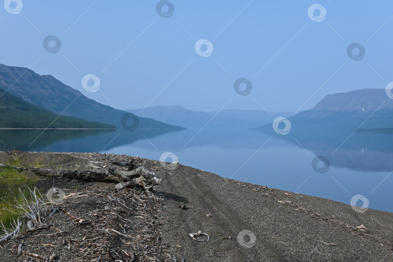 Скачать Плато Путорана. Туман над горным озером. фотосток Ozero