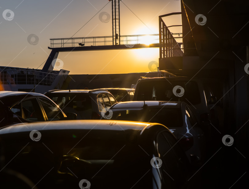 Скачать автомобили на морском грузовом пароме фотосток Ozero