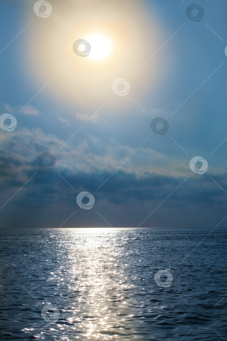 Скачать Закат над морем фотосток Ozero