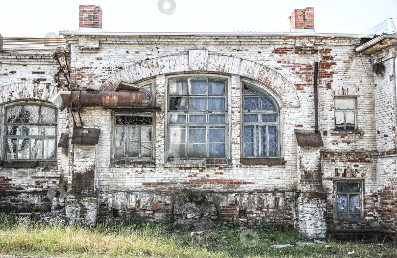 Скачать кирпичный фасад старого завода фотосток Ozero