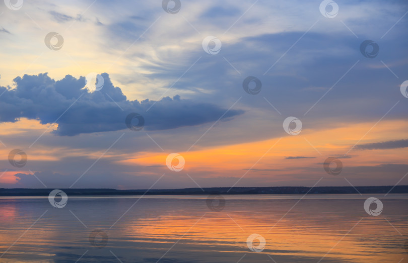 Скачать Прекрасный закат над озером фотосток Ozero
