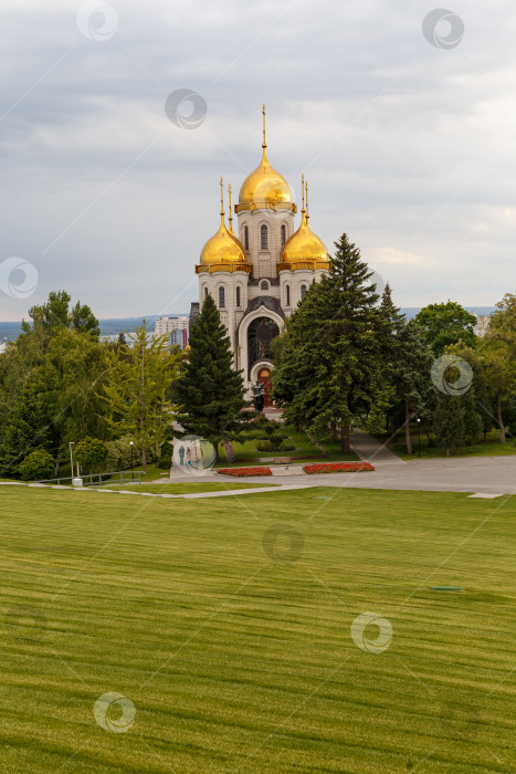 Скачать Волгоград, Россия - мая 15, 2024- Храм Всех святых-на Мамаевом кургане фотосток Ozero