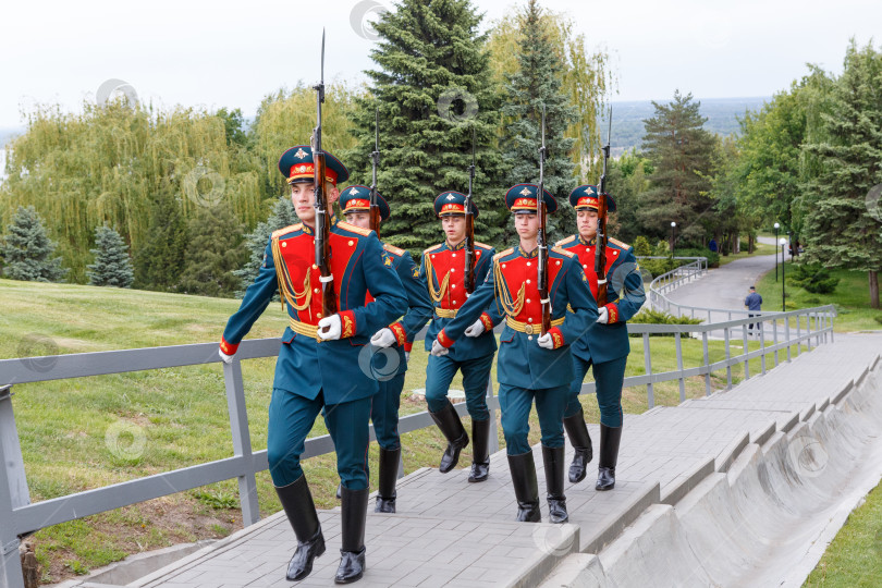 Скачать Волгоград, Россия - мая 15, 2024- Рота Почетного караула фотосток Ozero