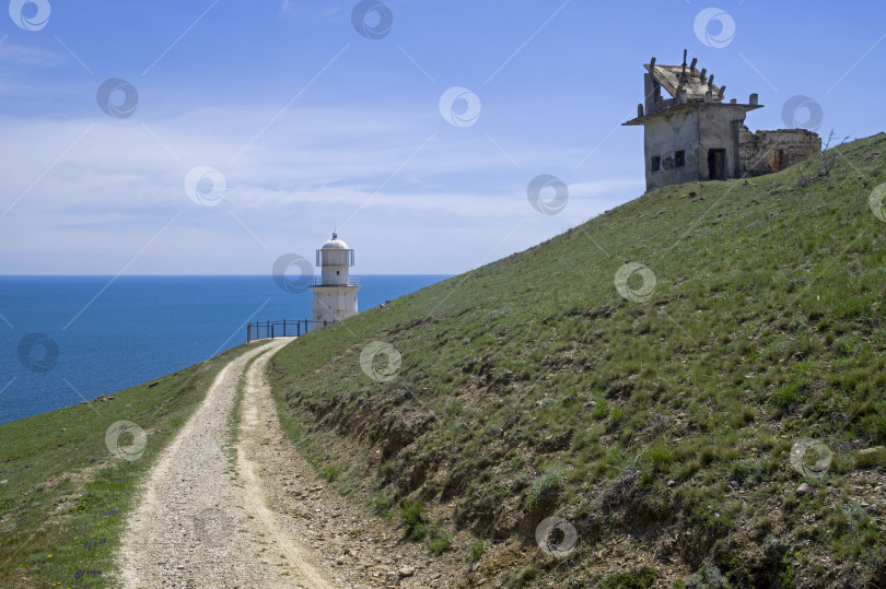 Скачать Дорога к маяку. Мыс Меганом, Крым. фотосток Ozero