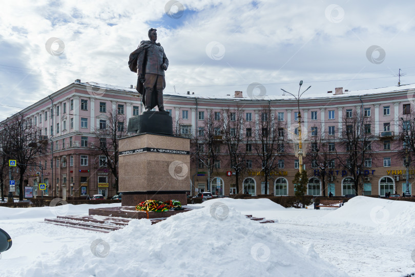 Скачать Памятник И.Д. Черняховскому. Воронеж фотосток Ozero