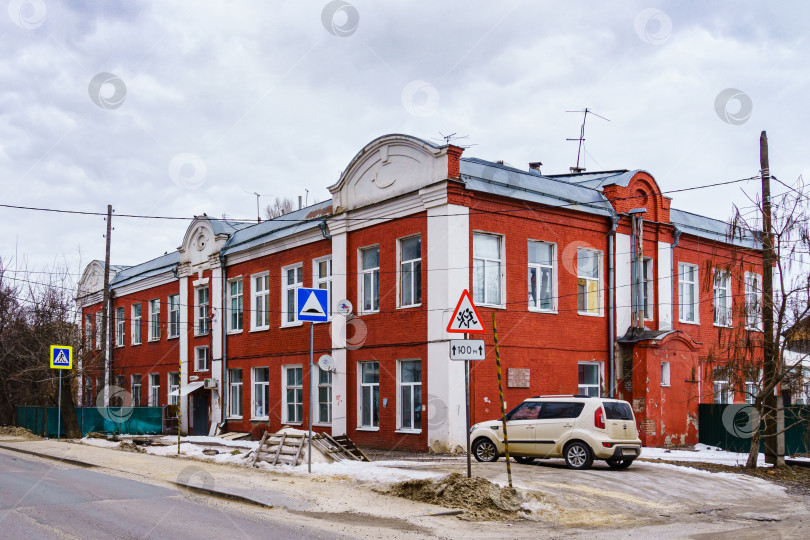 Скачать Городской пейзаж. Дом 1917 г. Воронеж фотосток Ozero