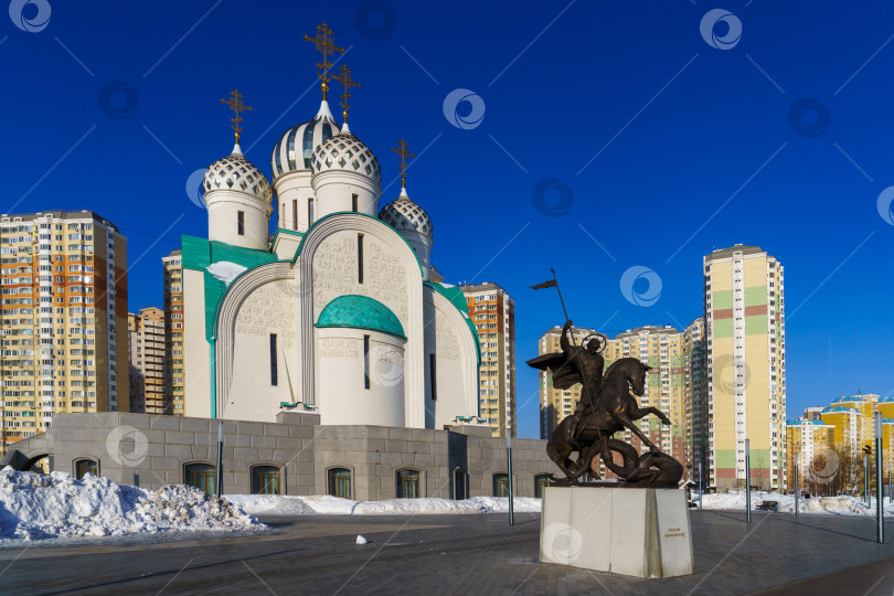 Скачать Скульптура Георгия Победоносца у Никольского храма. Красногорск фотосток Ozero