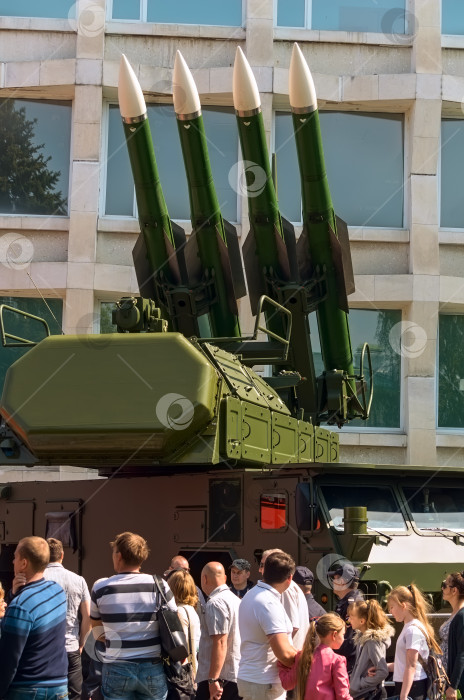 Скачать УЛЬЯНОВСК, РОССИЯ - 9 мая 2016 года: демонстрация военной техники. фотосток Ozero