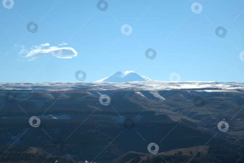 Скачать Гора и облако фотосток Ozero