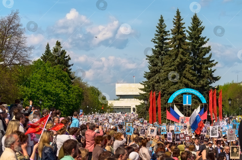 Скачать Парад в День Победы 9 мая 2016 года. Бессмертный полк.  9 мая 2016 года в городе Ульяновске, Россия. фотосток Ozero