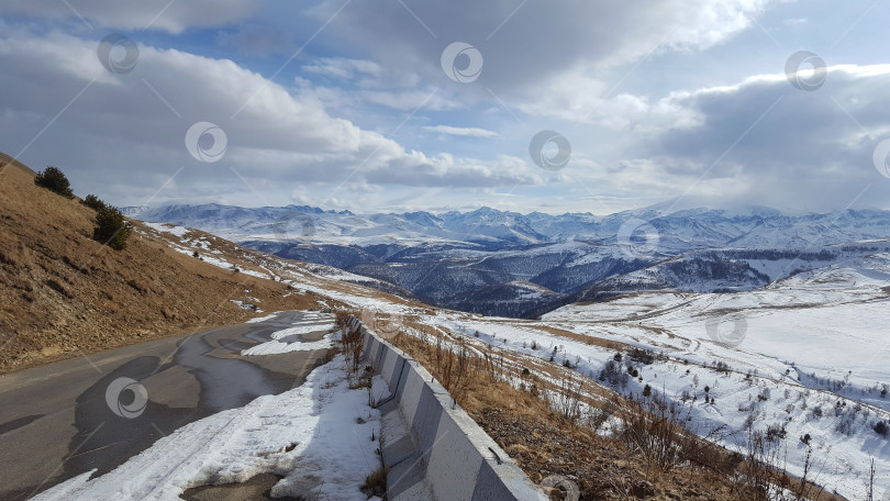 Скачать Дорога на Эльбрус.  Урочище Джил-Су зимой фотосток Ozero