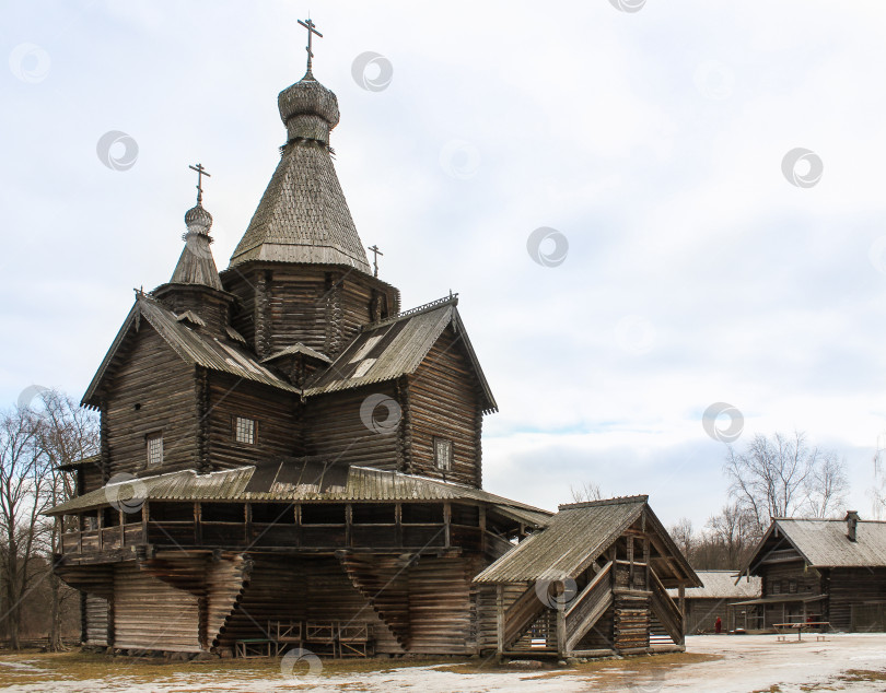 Скачать Большая деревянная церковь. фотосток Ozero