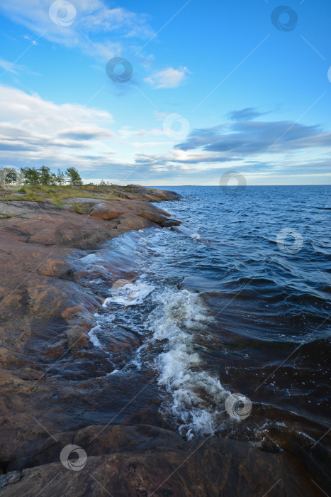Скачать Скалистый берег Белого моря. фотосток Ozero