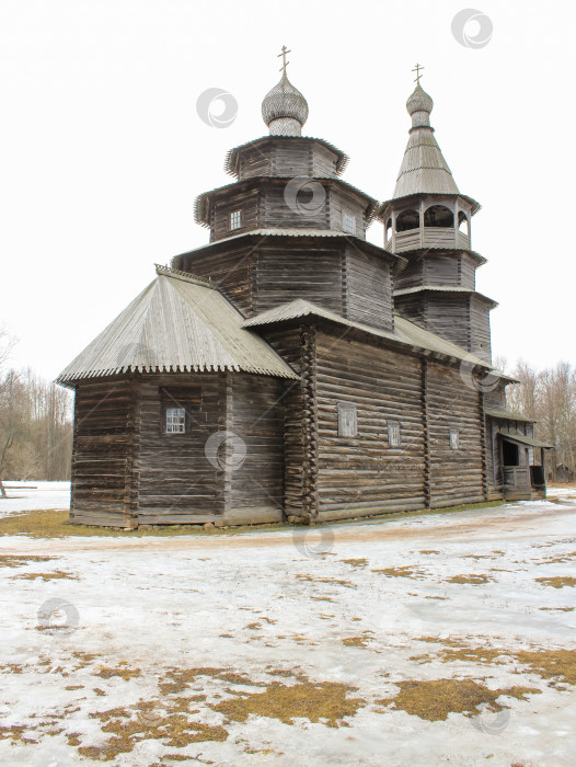 Скачать Деревянная двуглавая церковь. фотосток Ozero