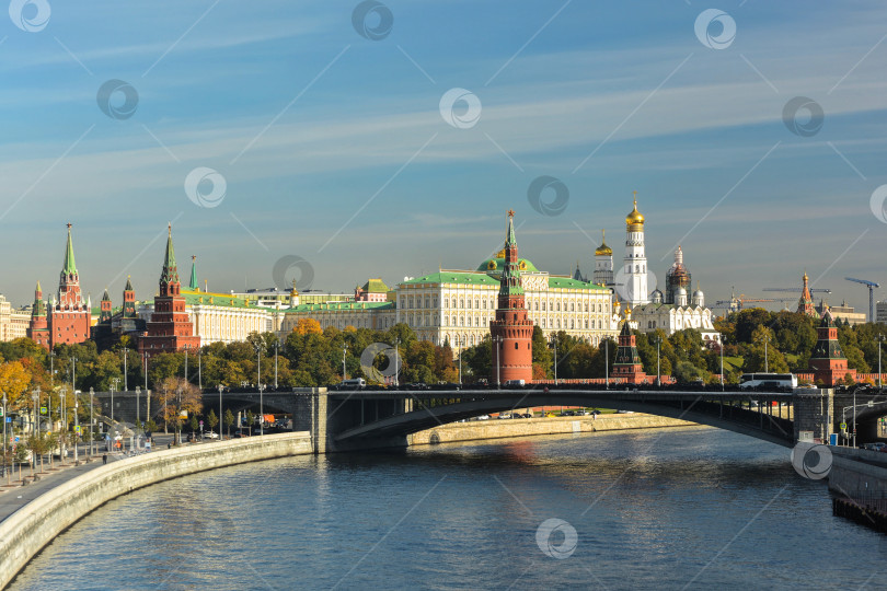 Скачать Московский Кремль со стороны Москвы-реки. фотосток Ozero