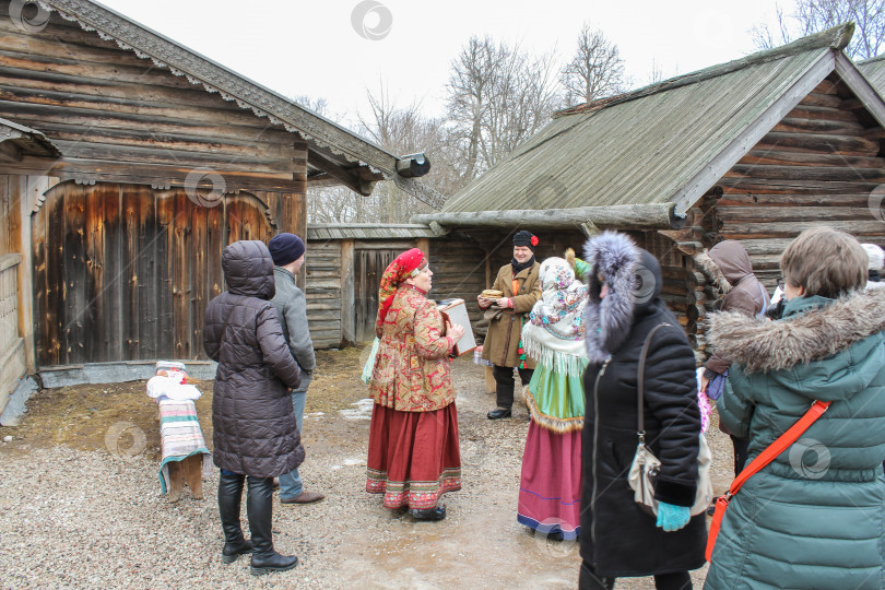 Скачать Люди, пришедшие на фестиваль. фотосток Ozero