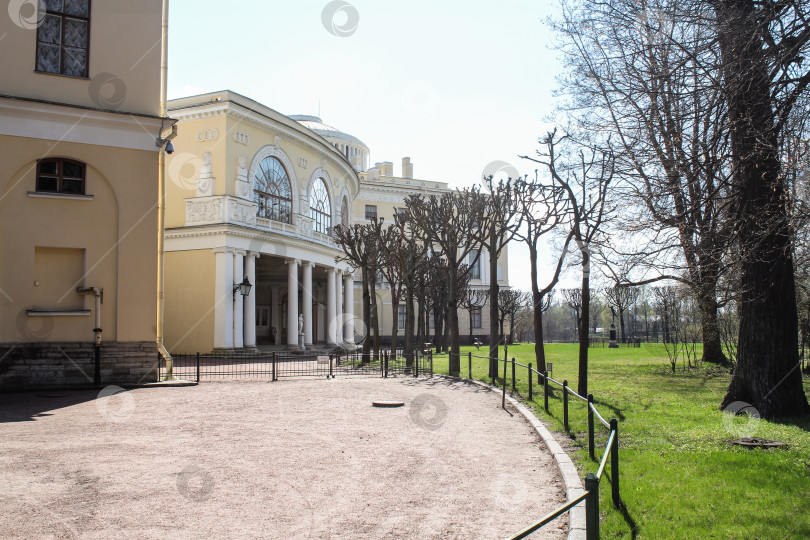 Скачать Северная часть Павловского дворца. фотосток Ozero