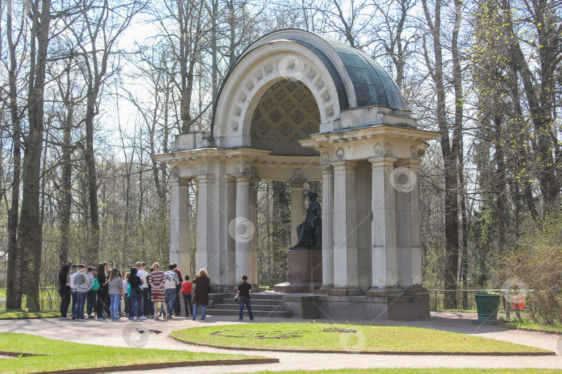 Скачать Памятник императрице Марии Федоровне. фотосток Ozero