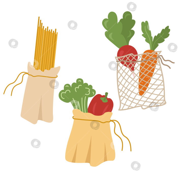 Скачать Пакеты из экологически чистой ткани для покупок продуктов. В сетке есть перец, макароны, морковь, брокколи, редис. Векторная иллюстрация концепции многоразового использования. фотосток Ozero