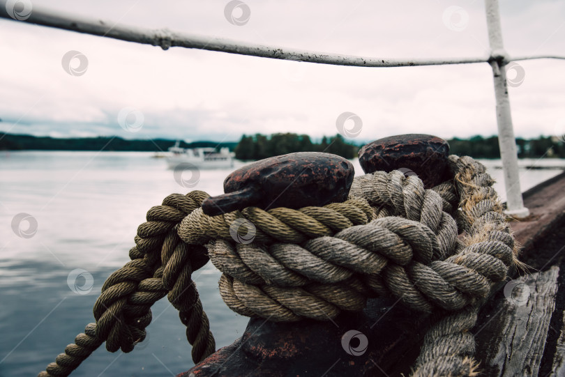 Скачать Морской порт для стоянки яхт, озеро с водой для лодок, пейзаж финской пристани для яхт Савонлинна фотосток Ozero