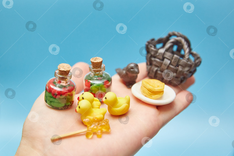 Скачать Миниатюрные игрушки и вещицы из полимерной глины для игрушек ручной работы фотосток Ozero