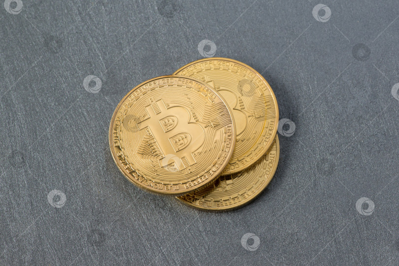 Скачать монеты - это биткоин и лайткоин фотосток Ozero
