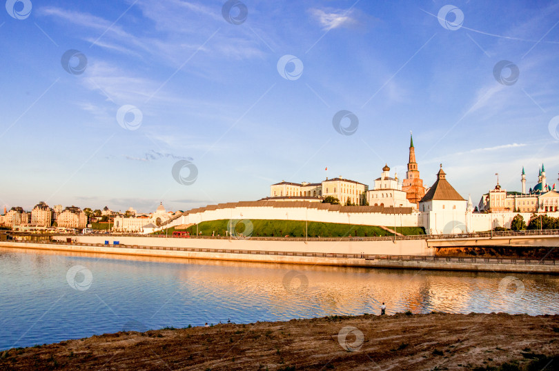 Скачать Казанский кремль, Россия, Старый город-крепость, каменное наследие, фортификационное сооружение фотосток Ozero
