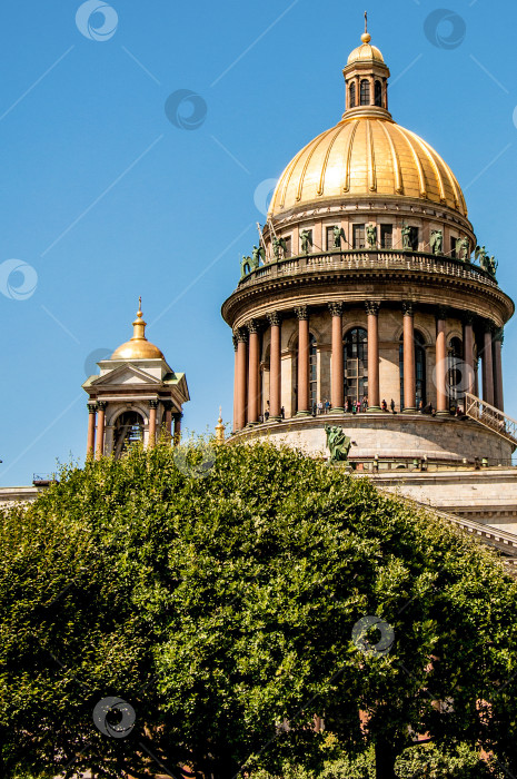 Скачать Санкт-Петербург, Россия, 1 августа 2015 года, Православная церковь, Исаакиевский собор фотосток Ozero