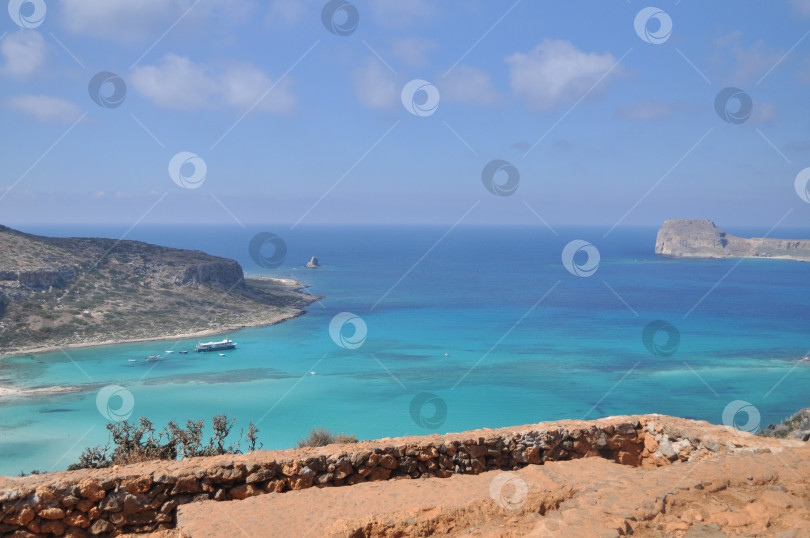 Скачать Побережье острова в Эгейском море. фотосток Ozero