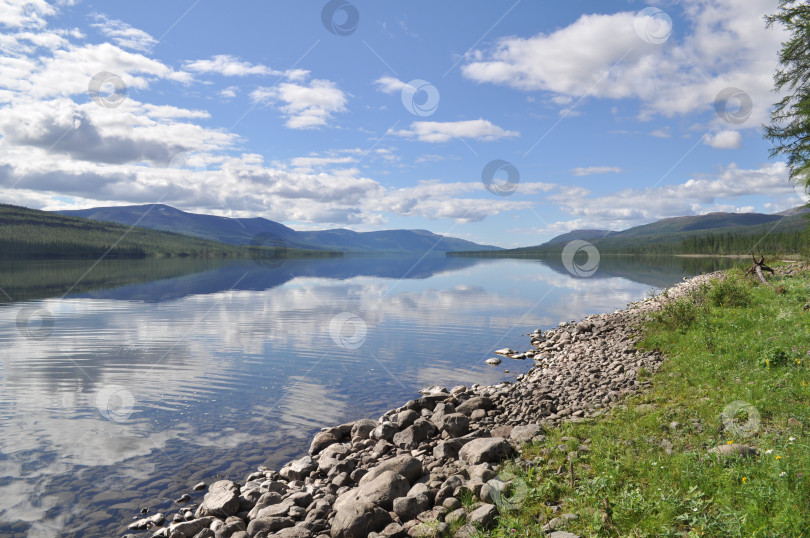 Скачать Озеро Накомякен на плато Путорана. фотосток Ozero