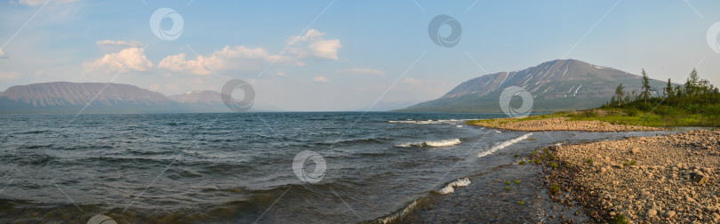 Скачать Панорама горного озера на плато Путорана. фотосток Ozero