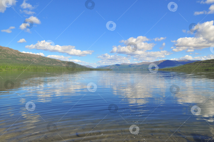 Скачать Озеро Накомякен на плато Путорана. фотосток Ozero