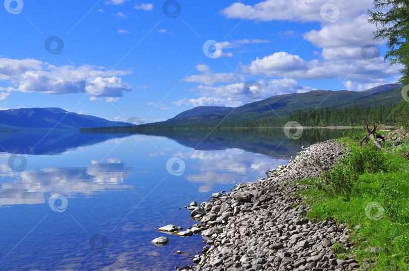 Скачать Озеро Накомякен на плато Путорана. фотосток Ozero