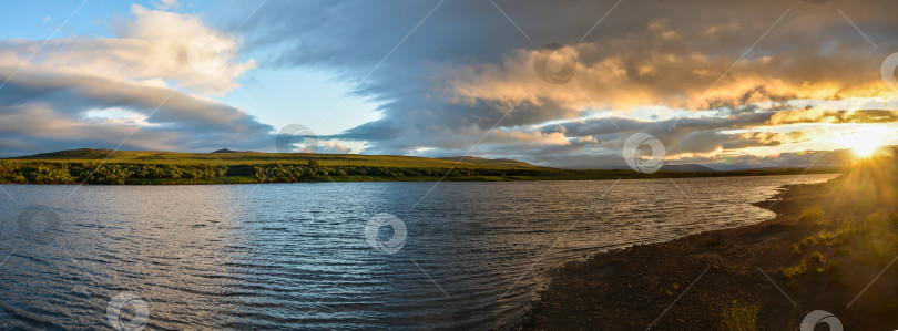 Скачать Панорама заката на Северной реке. фотосток Ozero