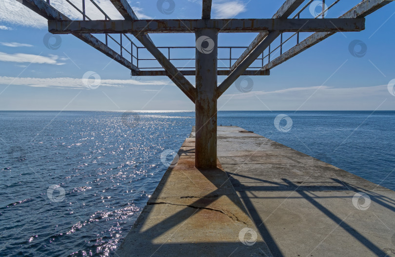 Скачать Вид на морской горизонт вдоль реки Гройн. фотосток Ozero