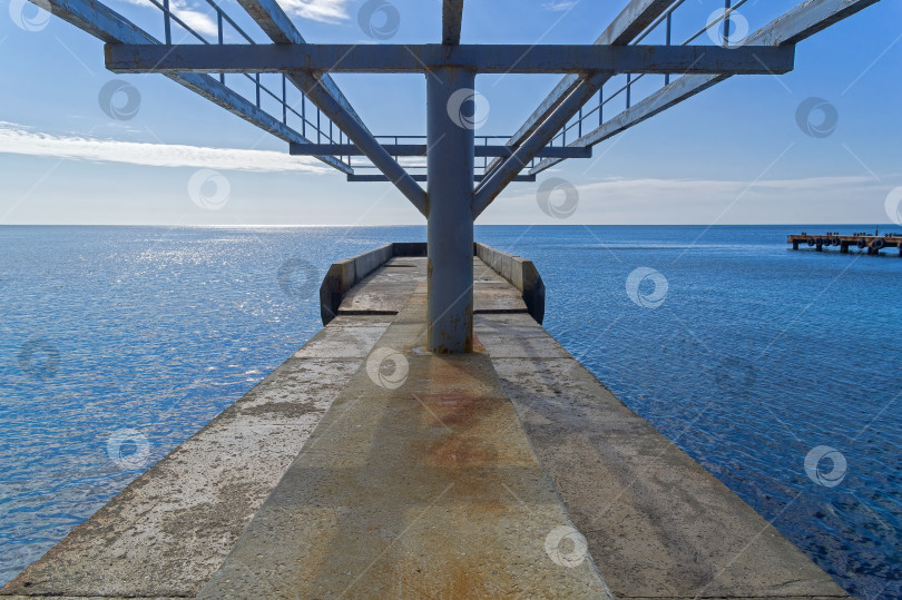 Скачать Вид на морской горизонт вдоль реки Гройн. фотосток Ozero