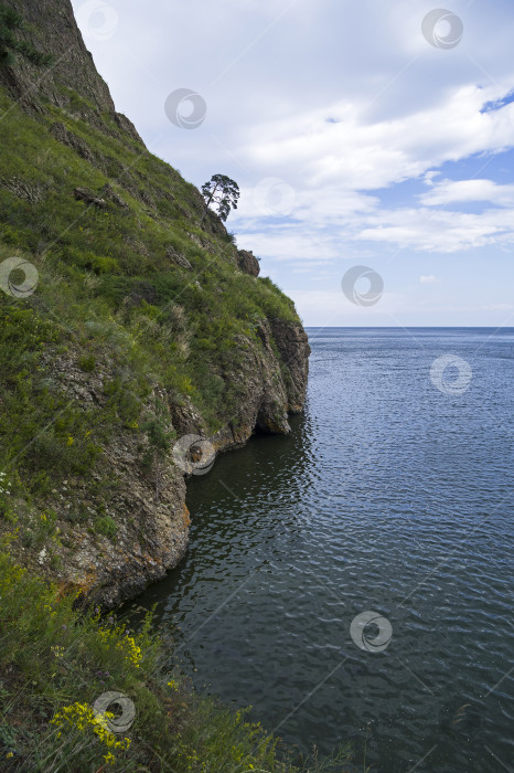 Скачать Опасное место на пешеходной тропе. фотосток Ozero