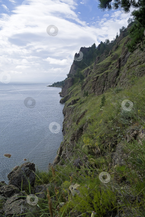 Скачать Опасное место на пешеходной тропе. фотосток Ozero