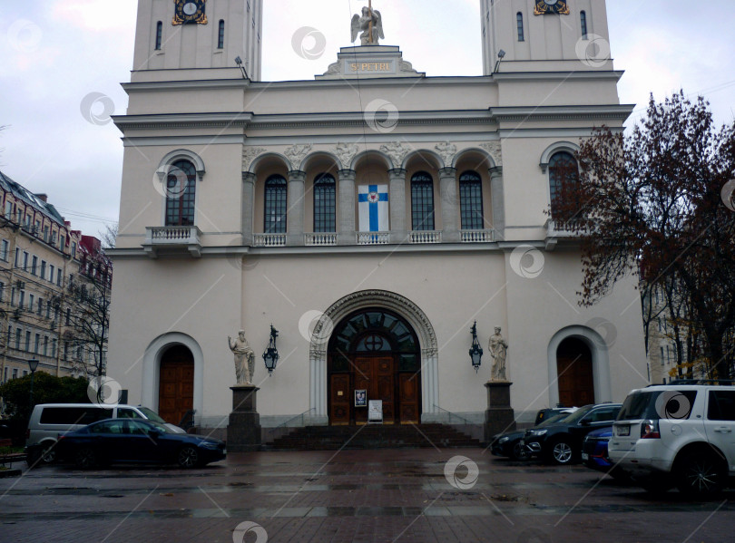 Скачать Красивая церковь в городе фотосток Ozero