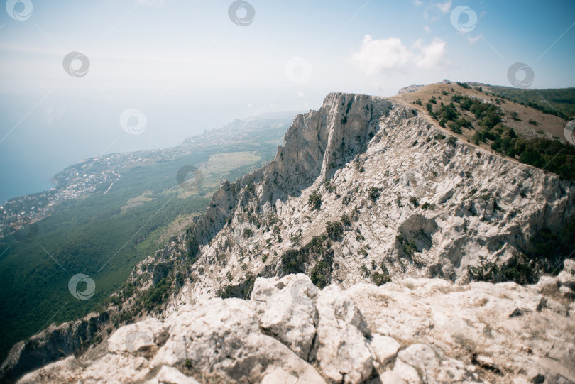 Скачать Скалы Ай-Петри в Крымских горах. Россия. фотосток Ozero