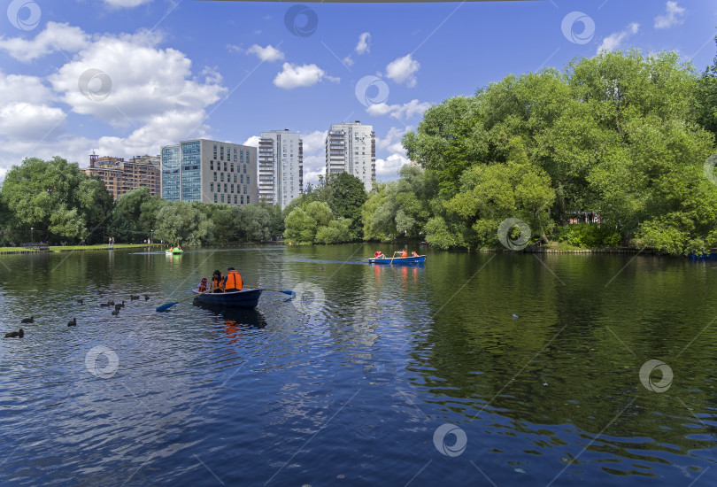 Скачать Пруд в Московском парке фотосток Ozero