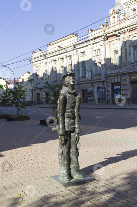 Скачать Скульптура "Турист" фотосток Ozero