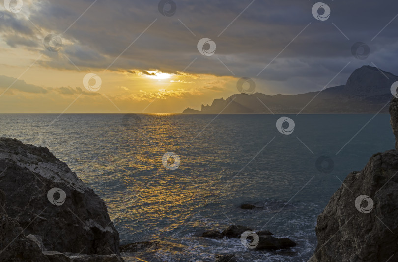 Скачать Закат над Черным морем. фотосток Ozero