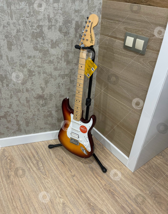 Скачать Электрогитара Fender Stratocaster на день рождения мужчине, который давно мечтал об этом фотосток Ozero