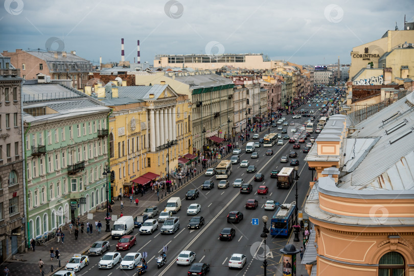 Скачать Санкт-Петербург, Россия, 25 июля 2019 года, Вид улиц и суеты городской жизни фотосток Ozero