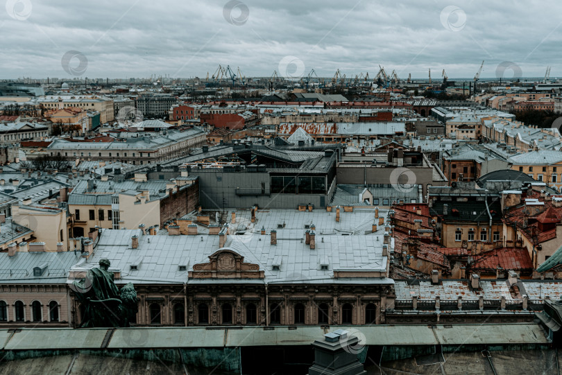 Скачать Санкт-Петербург, Россия, ноябрь 2020 года, панорама городского пейзажа жилого здания фотосток Ozero