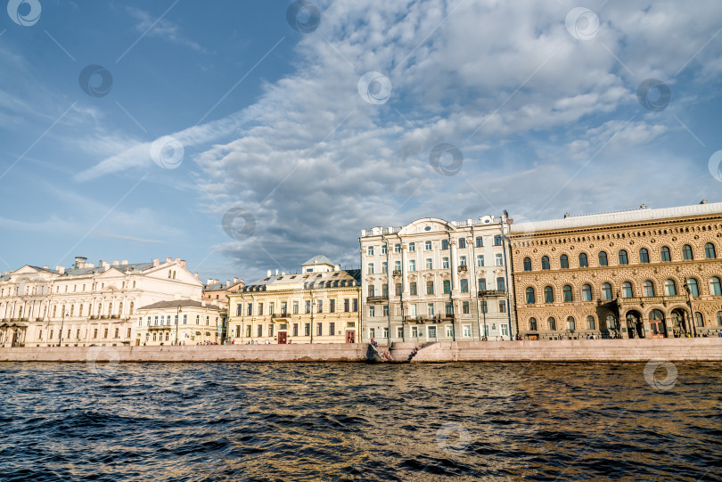 Скачать Санкт-Петербург, Россия, июль 2019 года, городской пейзаж с жилыми домами, панорама фотосток Ozero