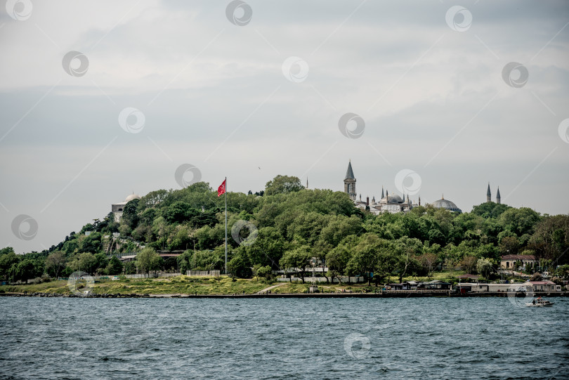 Скачать Стамбул, Турция, май 2018 года, Жилые здания города, панорама городского пейзажа фотосток Ozero