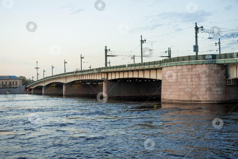 Скачать Троицкий мост через Неву, Санкт-Петербург, Россия фотосток Ozero
