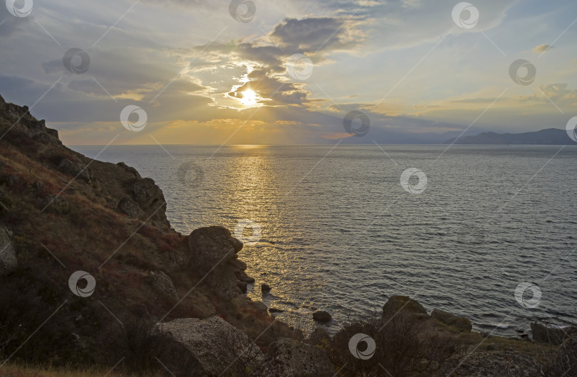 Скачать Закат над морем.  Крым. фотосток Ozero